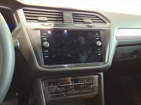 Used 2023 Volkswagen Tiguan SE image 12