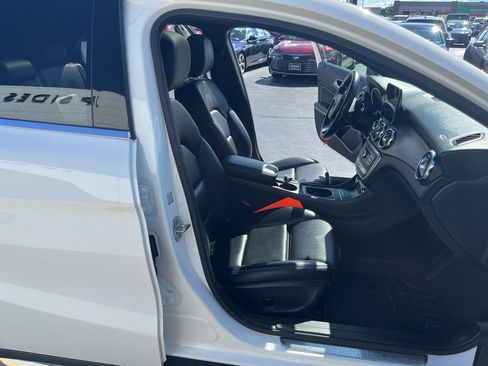 Used 2020 Mercedes-Benz GLA 250 4MATIC image 52