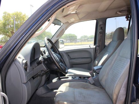 Used 2006 Jeep Liberty Sport image 7