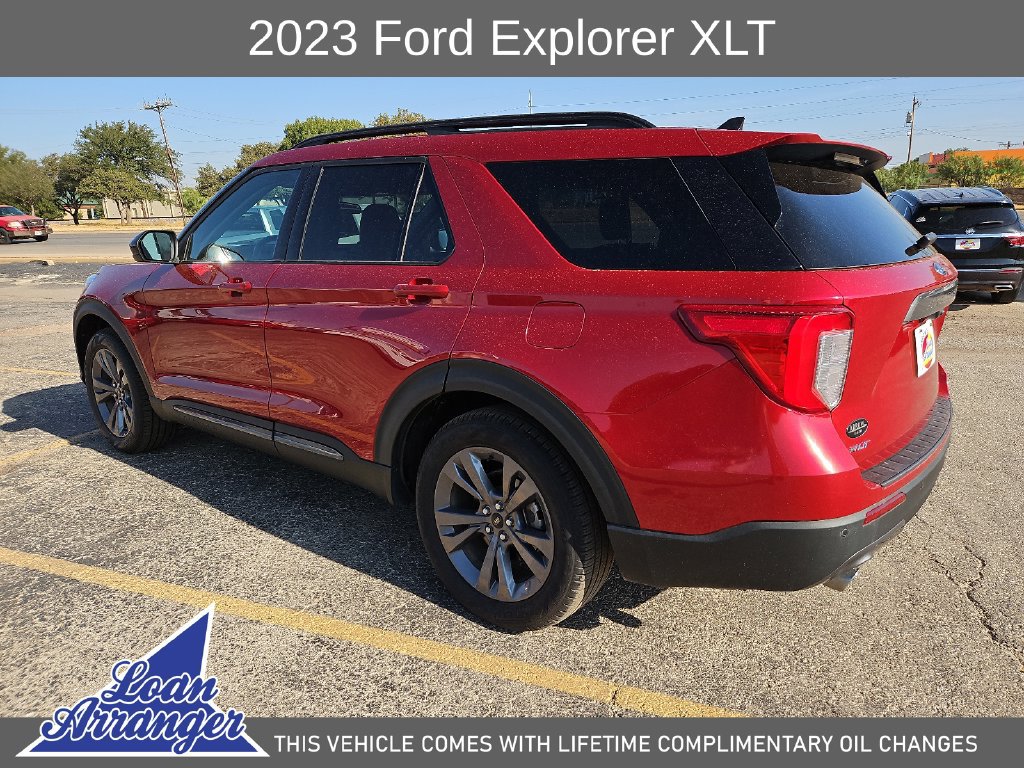 Used 2023 Ford Explorer XLT w/ Equipment Group 202A RWD image 8
