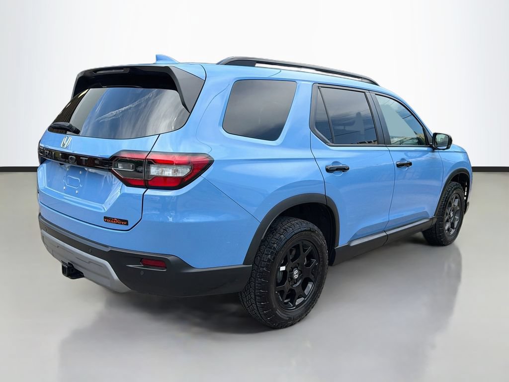 Used 2025 Honda Pilot TrailSport image 7