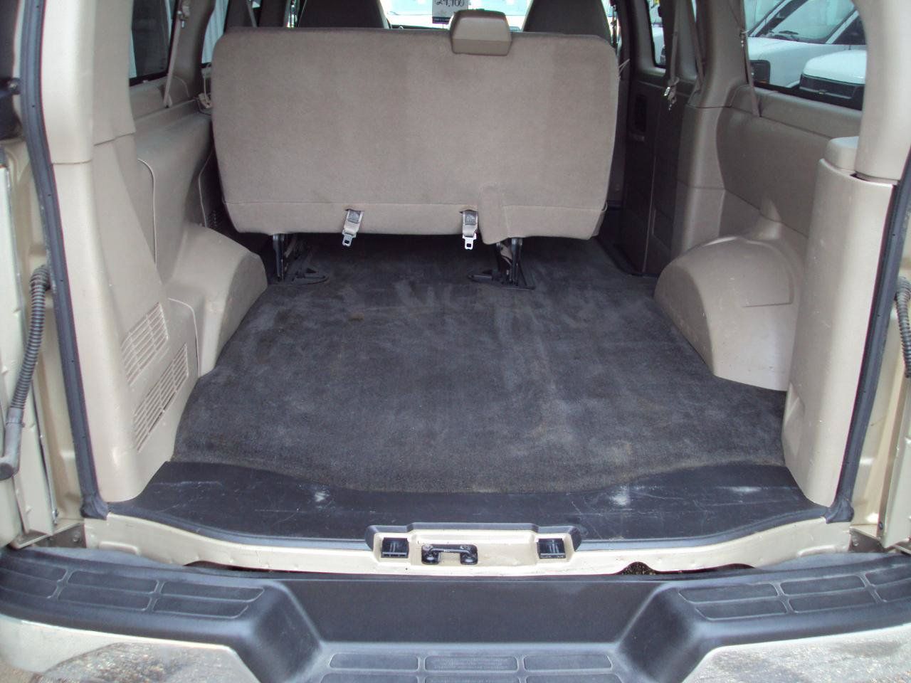 Used 2011 Chevrolet Express 1500 LT w/ LT Preferred Equipment Group AWD/4WD image 10