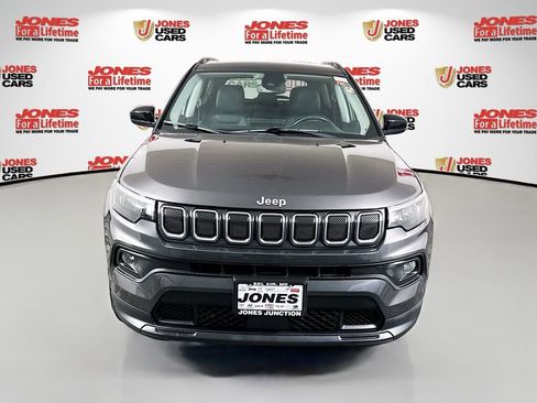 Used 2022 Jeep Compass Latitude w/ Sun and Sound Group AWD/4WD image 14