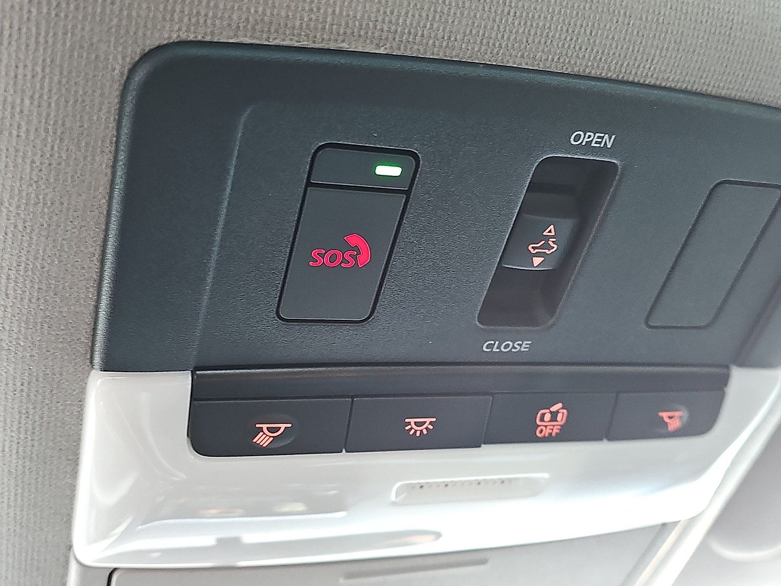 Used 2025 Nissan Sentra SR w/ SR Premium Package FWD image 27