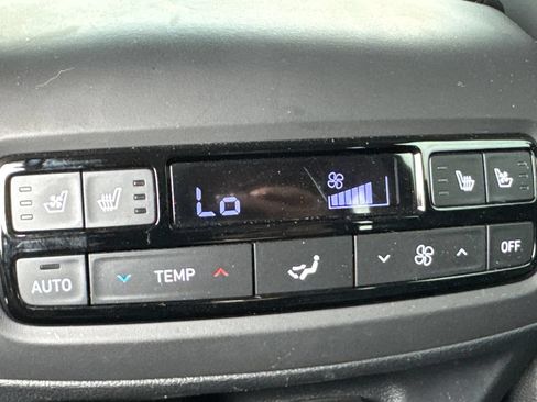 Used 2025 Hyundai Palisade SEL FWD image 23