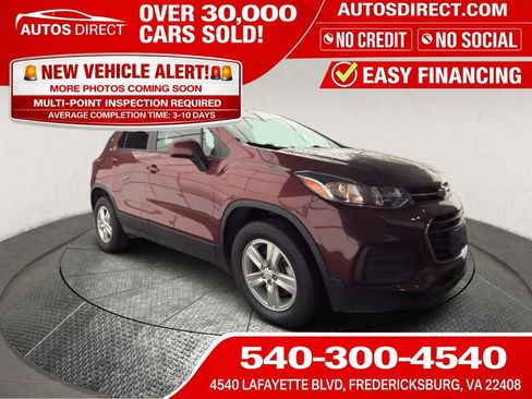 Used 2021 Chevrolet Trax LS w/ Tint and Cruise Package AWD/4WD image 1