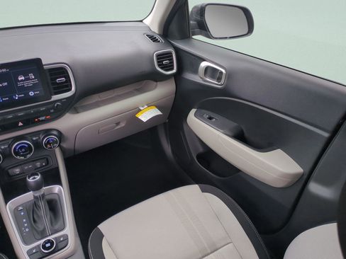 New 2026 Hyundai Venue SEL FWD image 16