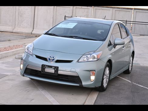 Used 2014 Toyota Prius Prime Plug-In Hybrid FWD image 1