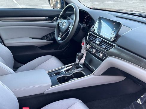 Used 2019 Honda Accord LX image 9