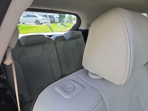 Certified 2023 Kia Sorento SX Prestige AWD/4WD image 33