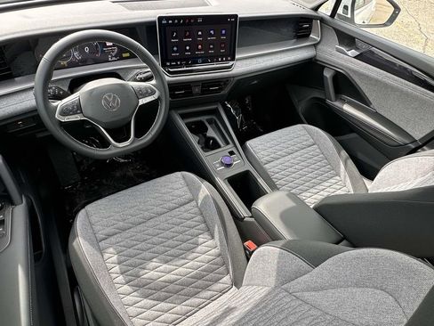 New 2026 Volkswagen Tiguan S AWD/4WD image 9