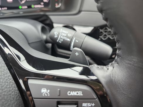 Used 2023 Honda Accord Touring image 14