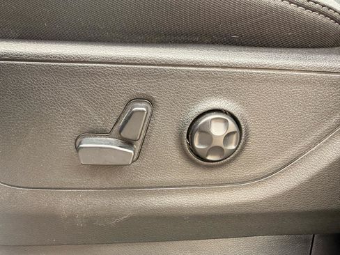 Used 2020 RAM 1500 Big Horn AWD/4WD image 15