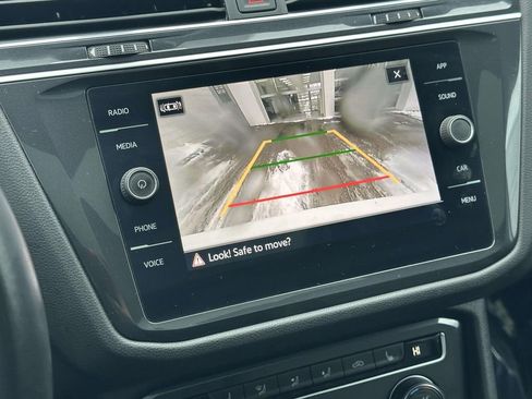 Certified 2021 Volkswagen Tiguan SE R-Line image 29