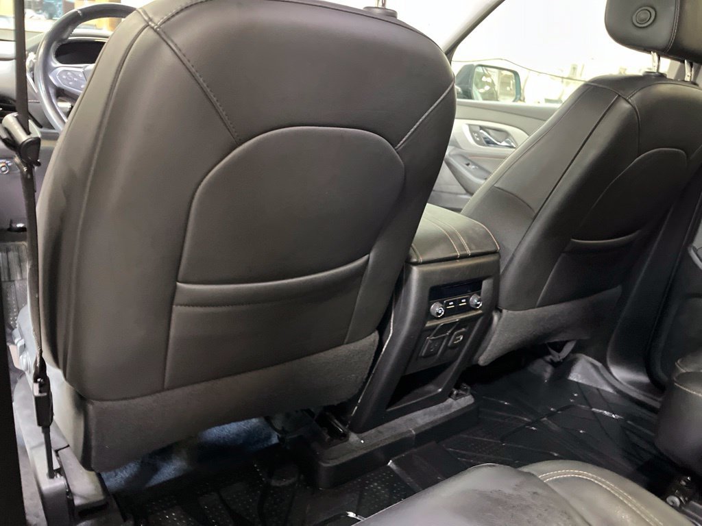 Used 2021 Chevrolet Traverse RS FWD image 20