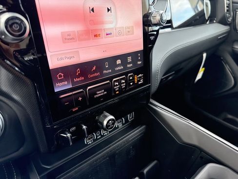 New 2025 RAM 1500 Limited image 24