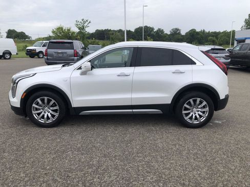 Used 2023 Cadillac XT4 Premium Luxury AWD/4WD image 2