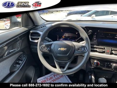 Used 2025 Chevrolet TrailBlazer LT AWD/4WD image 15
