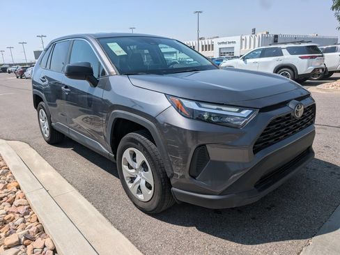 Used 2023 Toyota RAV4 LE AWD/4WD image 4