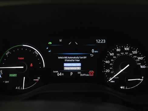 Used 2025 Toyota Sienna XLE image 28