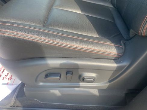 Used 2024 Nissan Titan PRO-4X w/ Pro-4x Convenience Package image 18