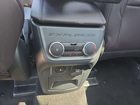 Used 2025 Ford Explorer Platinum w/ Ultimate Package AWD/4WD image 20