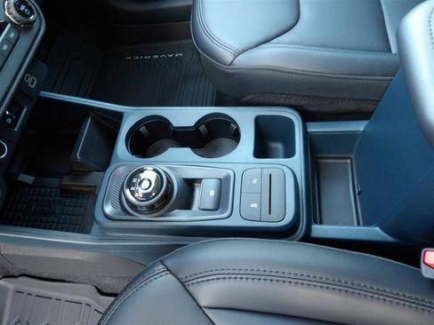 New 2025 Ford Maverick Lariat w/ Black Appearance Package image 18