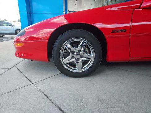 Used 1997 Chevrolet Camaro Z28 w/ Preferred Equipment Group 2 RWD image 10