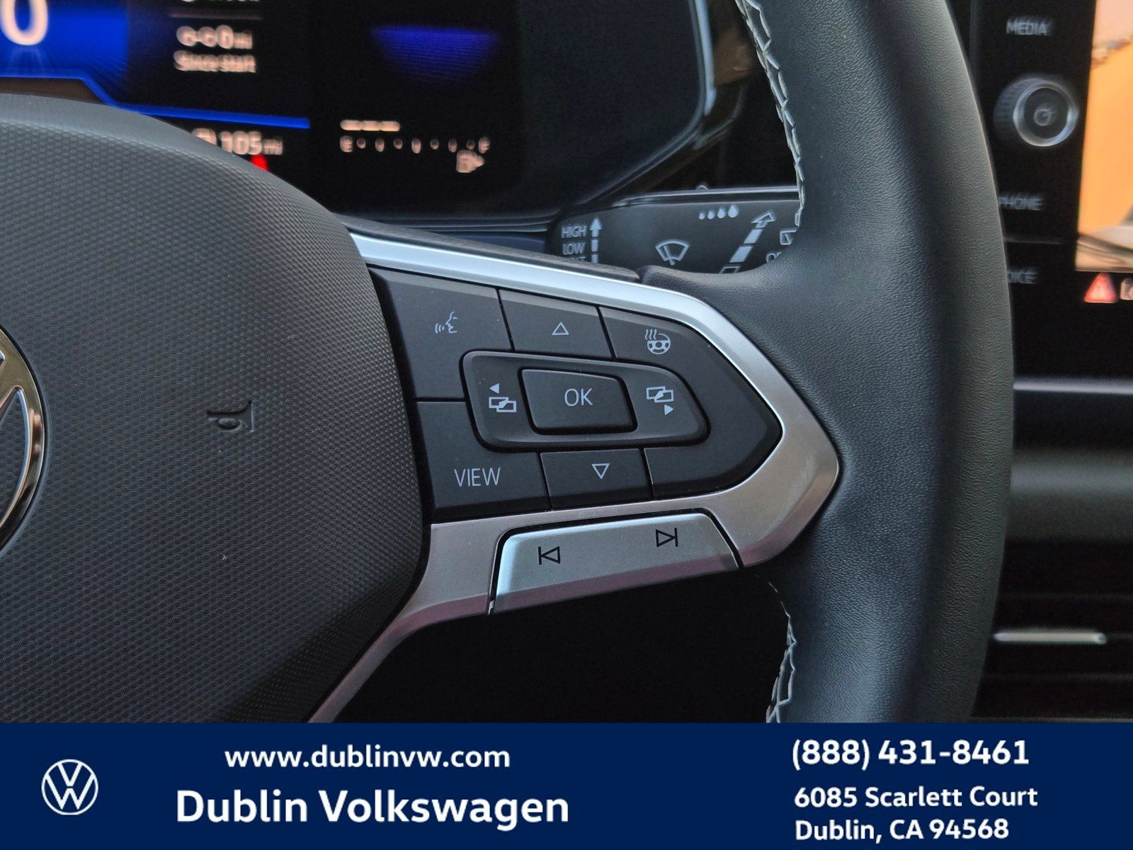 Certified 2023 Volkswagen Taos SE w/ Panoramic Sunroof Package AWD/4WD image 21