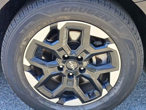 Used 2024 Kia Sorento S image 10