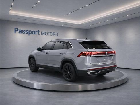 Used 2024 Volkswagen Atlas Cross Sport SE w/ Panoramic Sunroof Package AWD/4WD image 6