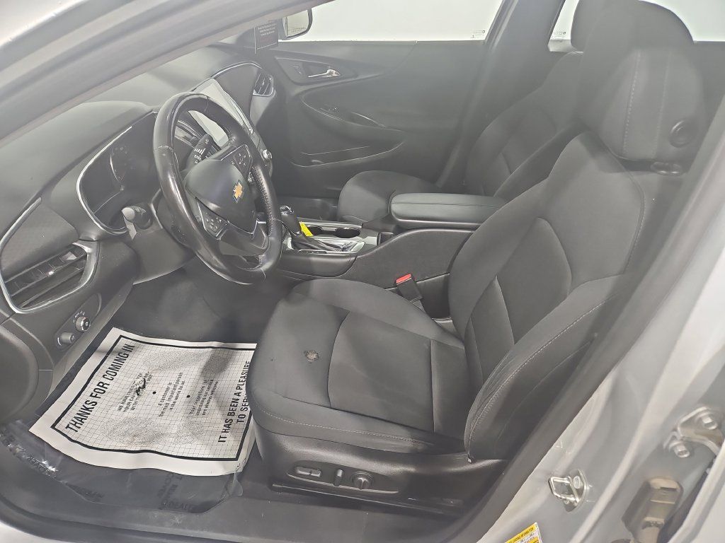 Used 2016 Chevrolet Malibu LT w/ Driver Confidence Package FWD image 10