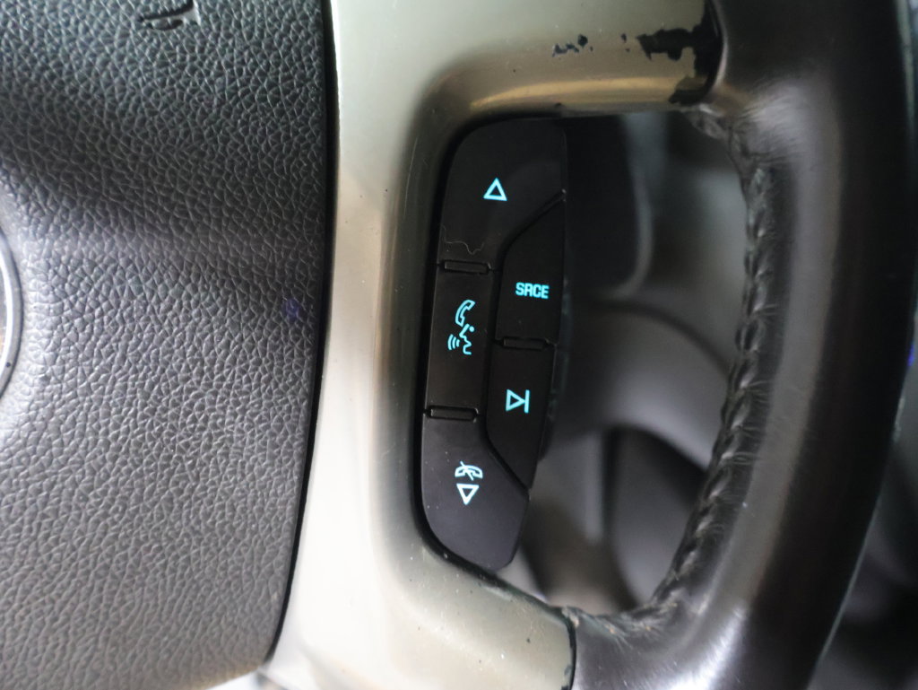 Used 2011 GMC Yukon SLT w/ SLT-2 Equipment Package AWD/4WD image 31