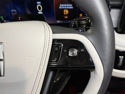 New 2026 Lincoln Aviator Reserve image 32