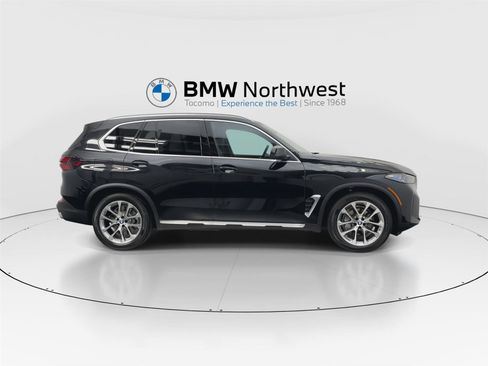 Used 2026 BMW X5 xDrive50e w/ Climate Comfort Package image 4