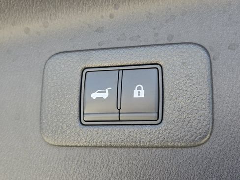 Used 2021 Nissan Armada SL w/ Captain's Chairs Package RWD image 19