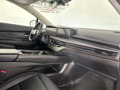 Used 2025 Nissan Murano SV AWD/4WD image 31