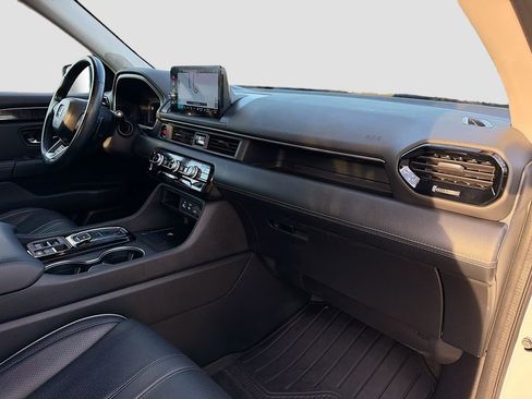 Used 2023 Honda Pilot Elite image 32