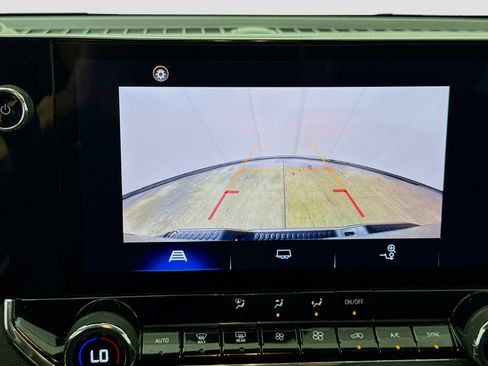 Used 2023 Chevrolet Colorado LT w/ LT Convenience Package image 14