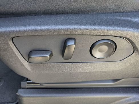 New 2026 Chevrolet Suburban Premier image 16