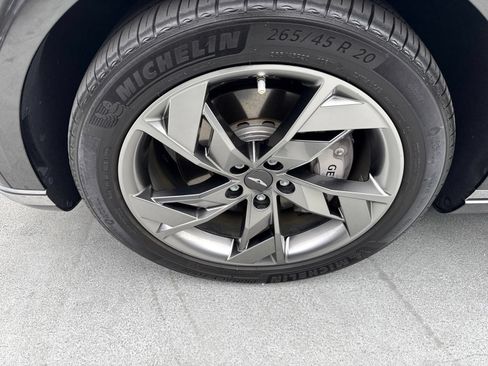 Used 2023 Genesis Electrified GV70 AWD/4WD image 3