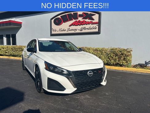 Used 2024 Nissan Altima 2.5 SR image 2