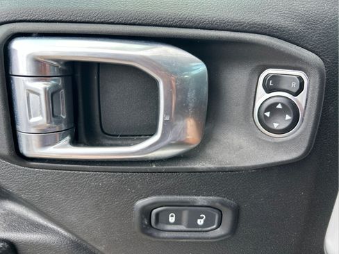 Used 2024 Jeep Gladiator Sport AWD/4WD image 24
