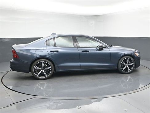 Used 2024 Volvo S60 B5 Ultimate image 8