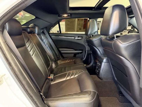 Used 2023 Chrysler 300 C image 13