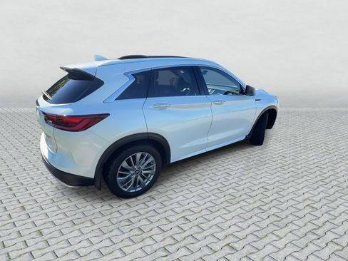 Certified 2025 INFINITI QX50 Luxe w/ Cargo Package AWD/4WD image 8