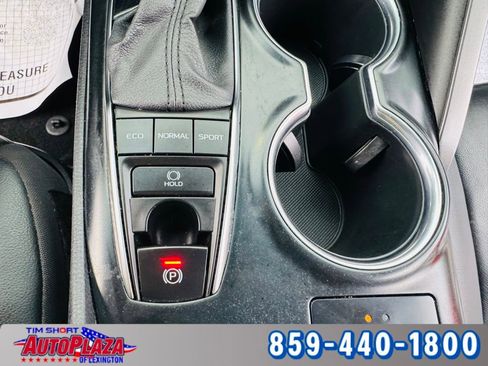Used 2020 Toyota Camry XLE w/ Navigation Package image 29