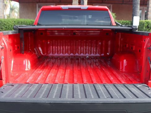Used 2020 Chevrolet Silverado 1500 LT RWD image 9