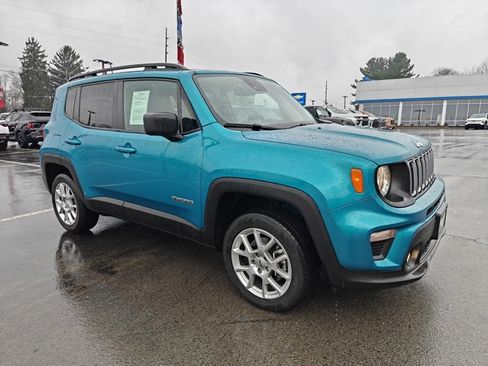 Used 2022 Jeep Renegade Latitude image 2