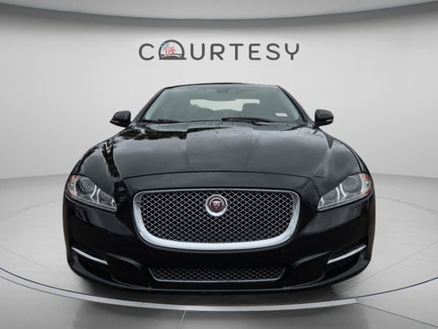 Used 2015 Jaguar XJ AWD image 8